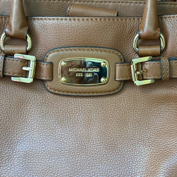 🍁SOLD🍁Michael Kors handbag - Picture 4 of 16